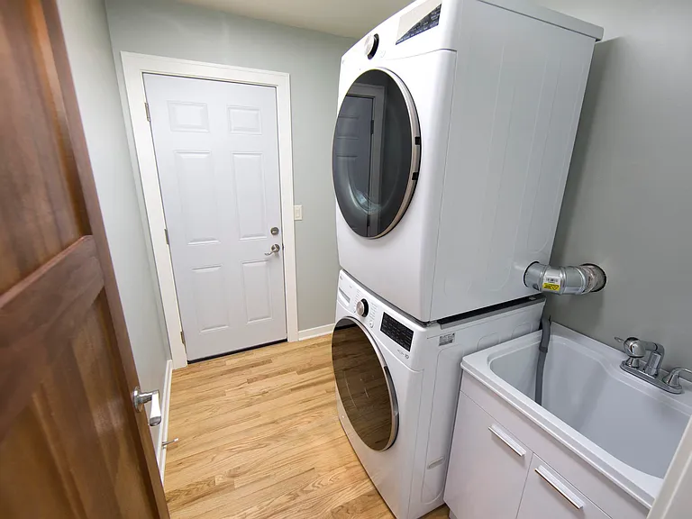 1255 Westwood Dr — Photo 20