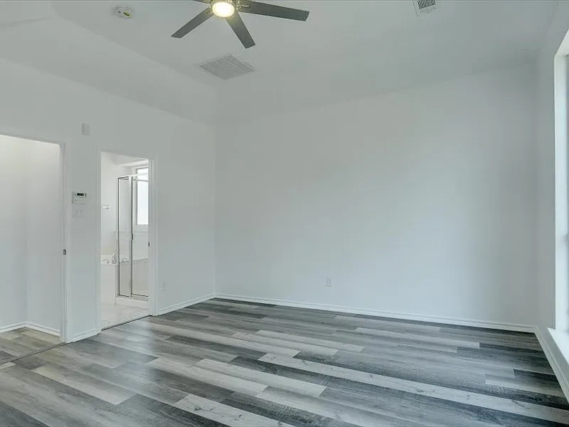 4 bed, 2779 sqft, $3,250 — Photo 4