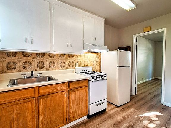 2nd image of 1345 Market St APT 2