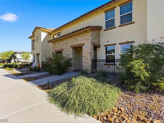 3rd image of 1125 Meadow Sparrow Pl