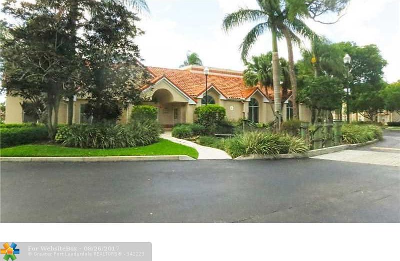1st image of 3430 Pinewalk Dr N APT 634