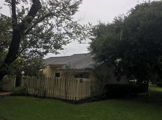 66 Cayenne Cmn, Lake Jackson, TX 77566