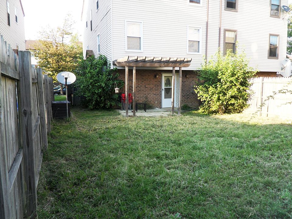 1st image of 13061 Blakeslee Dr #1