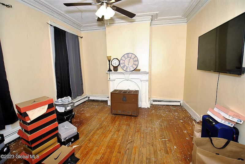 4th image of 175 2nd Street
