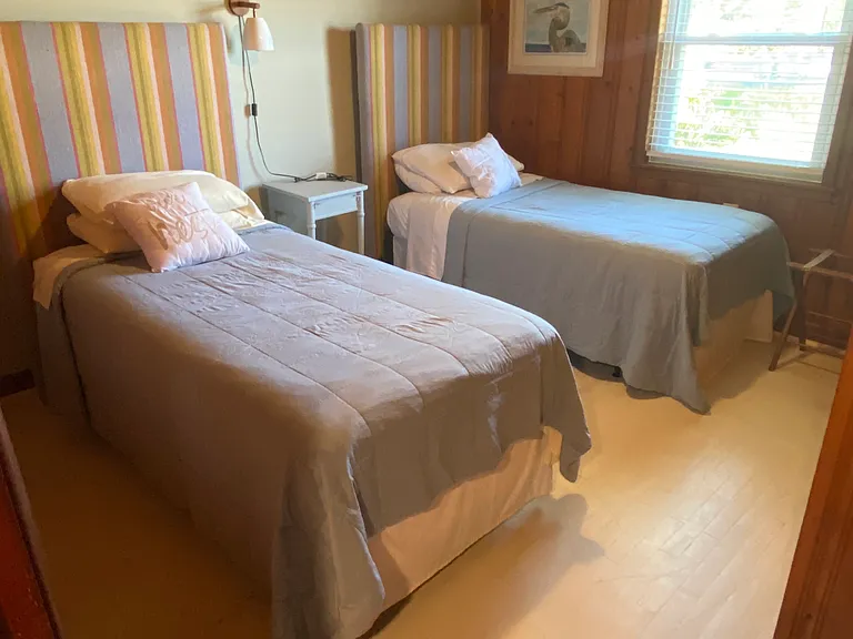 1300 Beach Dr — Photo 10
