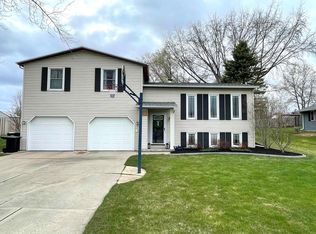 923 Pawn Dr, Green Bay, WI 54313