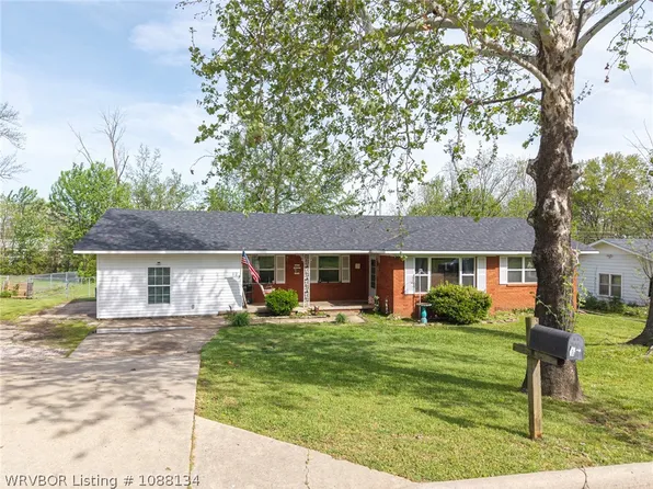 12 Mable Nell Rd, Van Buren, AR 72956