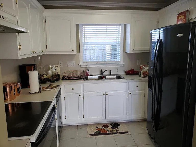 1113 Stafford Dr — Photo 7
