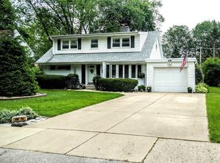 49 N Greenwood Ave, Palatine, IL 60074