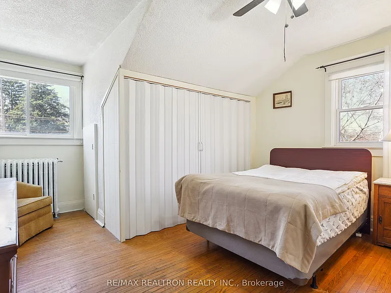 2585 Lake Shore Blvd W — Photo 23