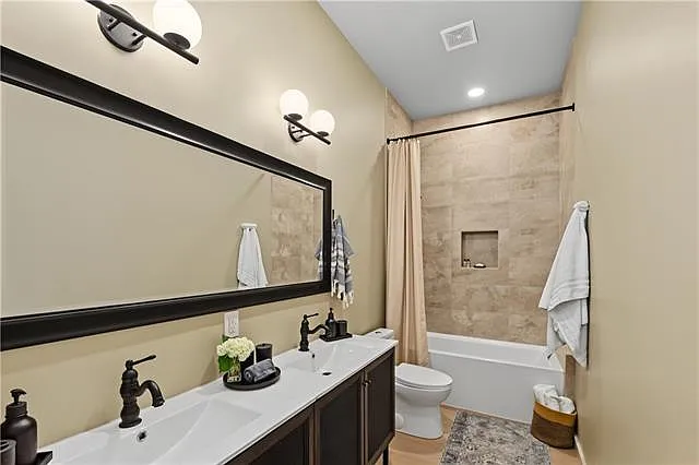 1222 Columbus St #B — Photo 21