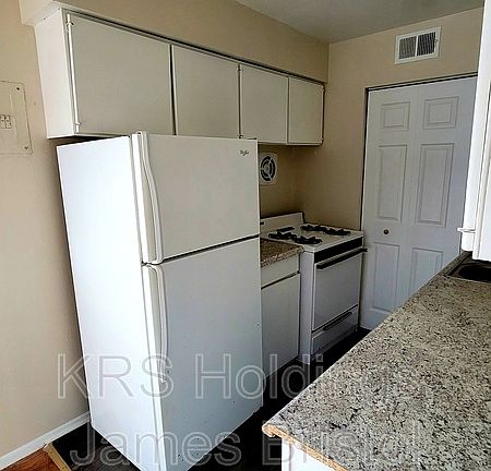 2nd image of 1700 Carlisle Ave #18