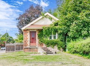 2 Esgore Dr, Toronto, ON M5M3R1