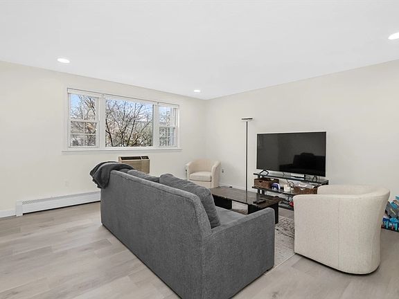 3rd image of 251 Rock St APT B4