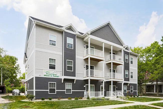 509 S Elm - 101 — Photo 1