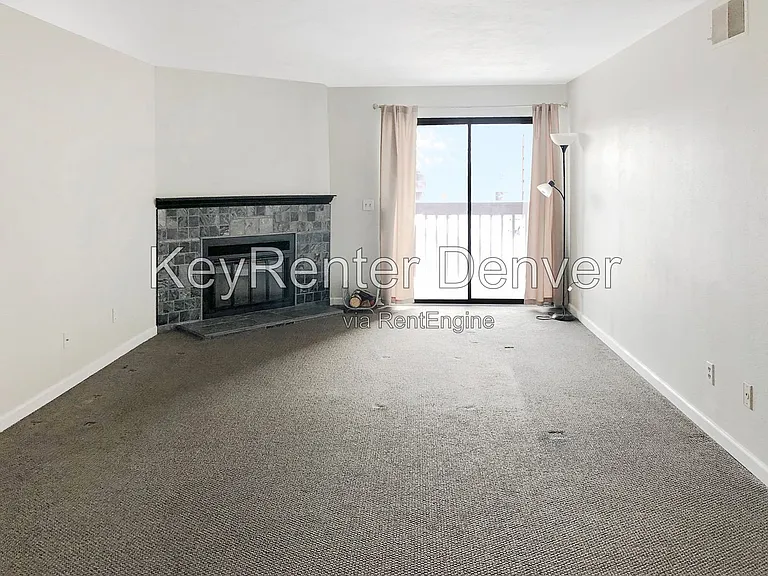 318 Wright St #202 — Photo 1