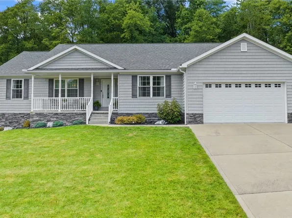 273 Summit Dr, Parkersburg, WV 26187