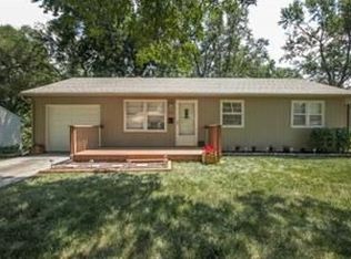 9251 Cottonwood St, Lenexa, KS 66215