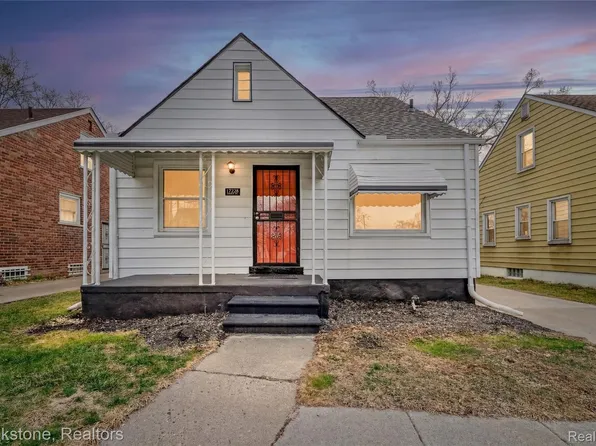 17228 Stout St, Detroit, MI 48219
