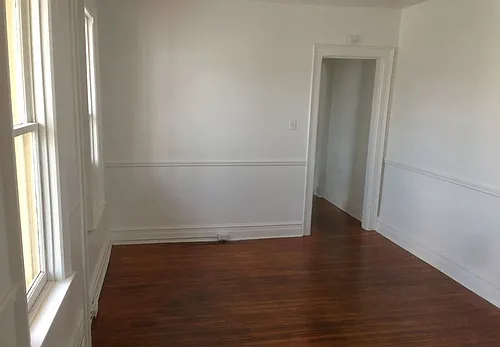 588 W Market St #2 Photo 1