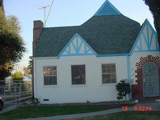 1st image of 631 W 16th St