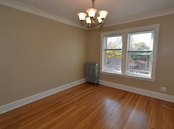5th image of 6326 N Artesian Ave APT 3