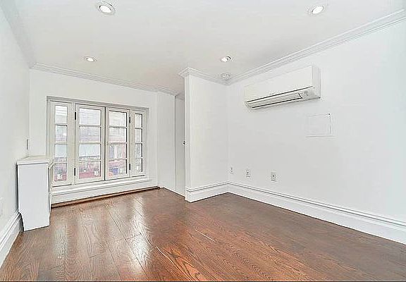4th image of 102 Greenwich Ave APT 1