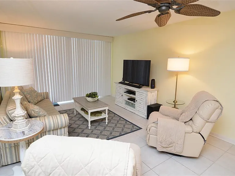 18650 Gulf Blvd #305 — Photo 20