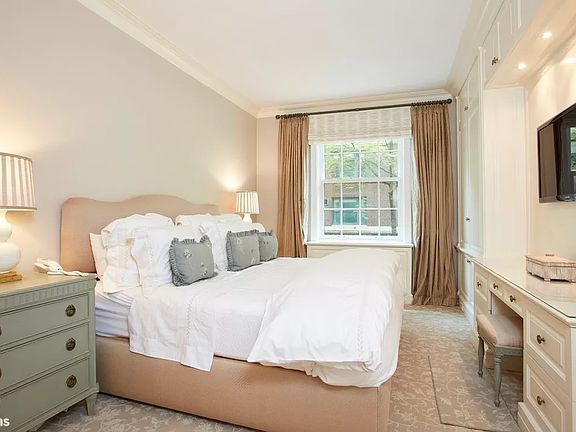 3rd image of 1060 Park Ave APT 2D