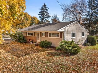 2 Richards Rd, Beverly, MA 01915