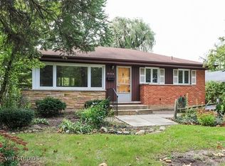 906 Meadow Rd, Northbrook, IL 60062