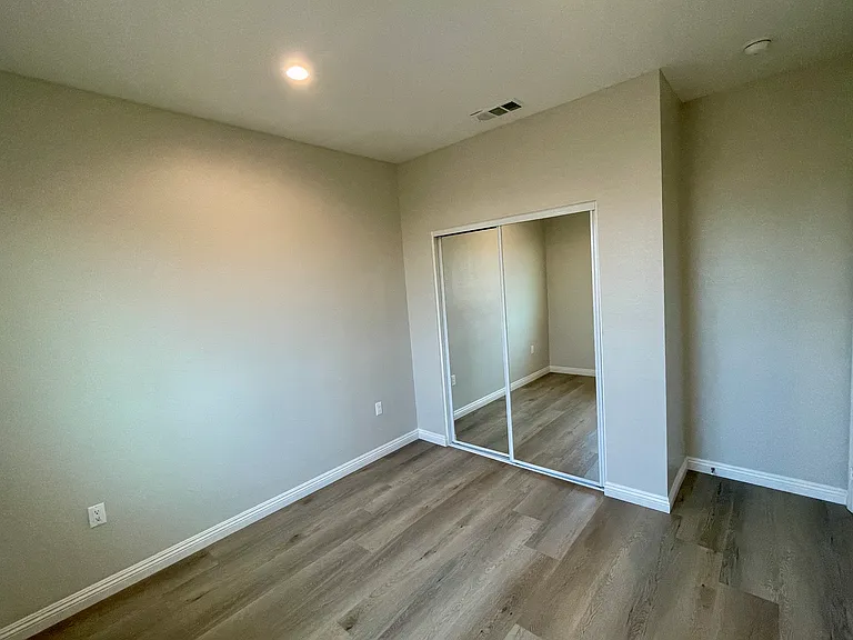 7604 Perry Rd #D — Photo 17