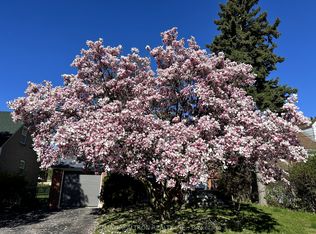 112 Lawrence Ave, Richmond Hill, ON L4C 1Z3