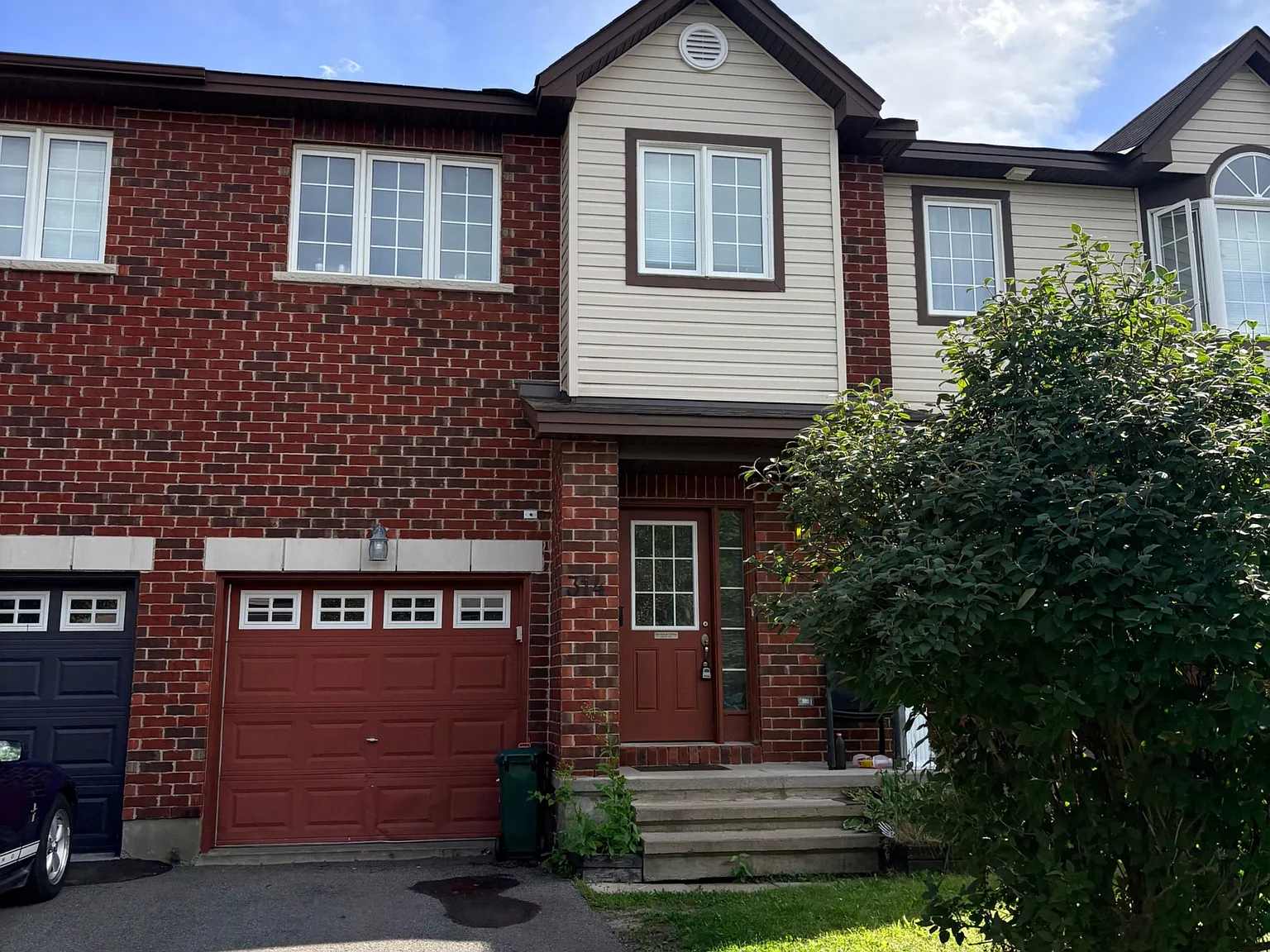 3 bed, $2,700 — Photo 2