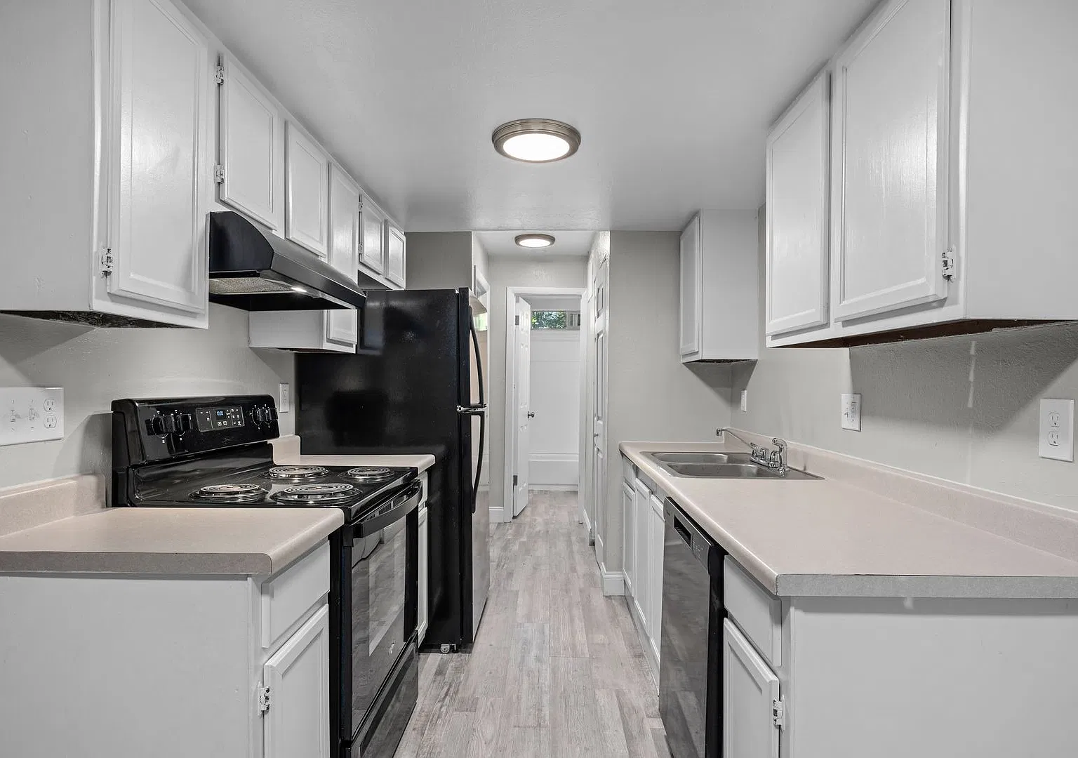 Welcome to Midtown Apartments — Photo 4