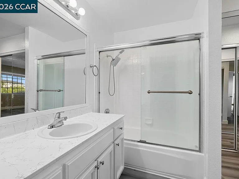 109 Devonwood — Photo 28