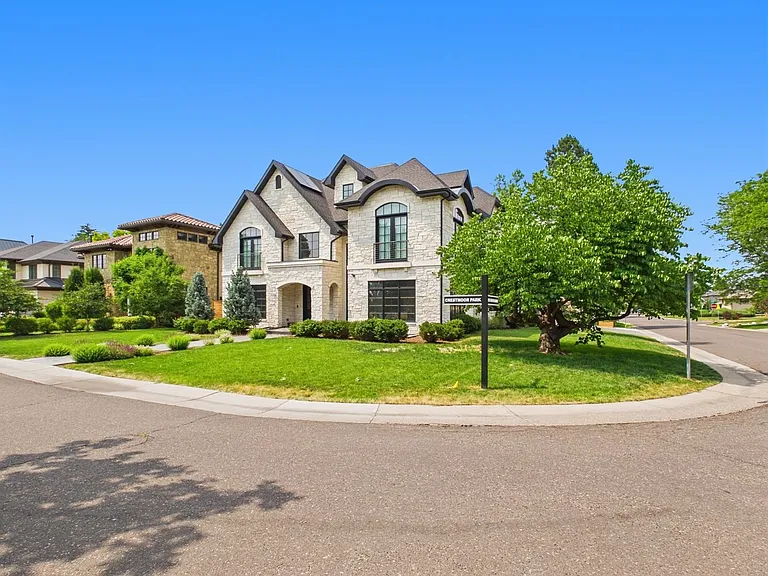 155 N Southmoor Dr — Photo 38
