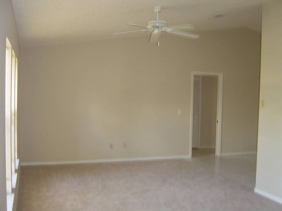 1st image of 868 SE Celtic Ave
