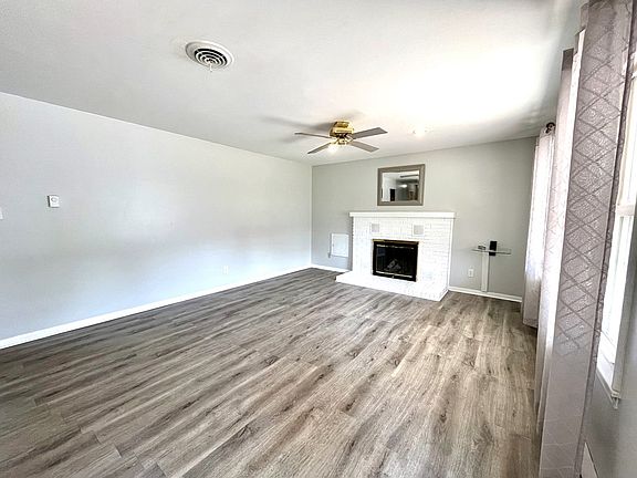 4th image of 146 Coral Ln