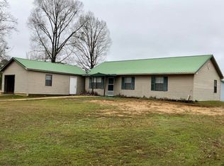 302 Pickens Cir, Carthage, MS 39051