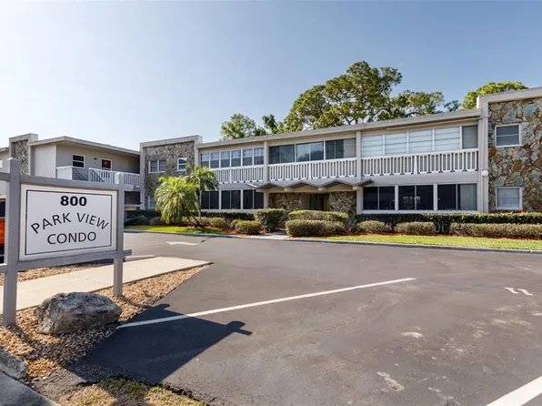 800 71st Ave N APT 11, Saint Petersburg, FL 33702