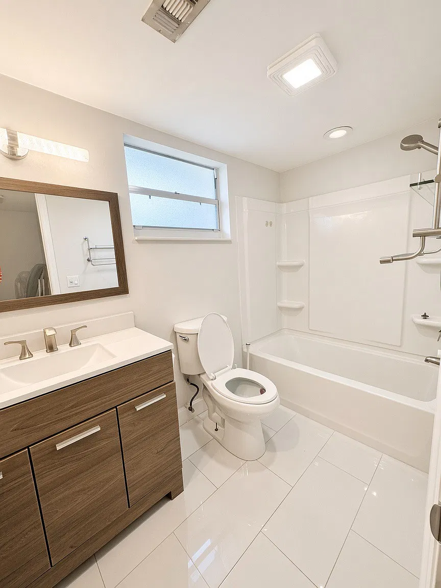 719 Lori Dr — Photo 3