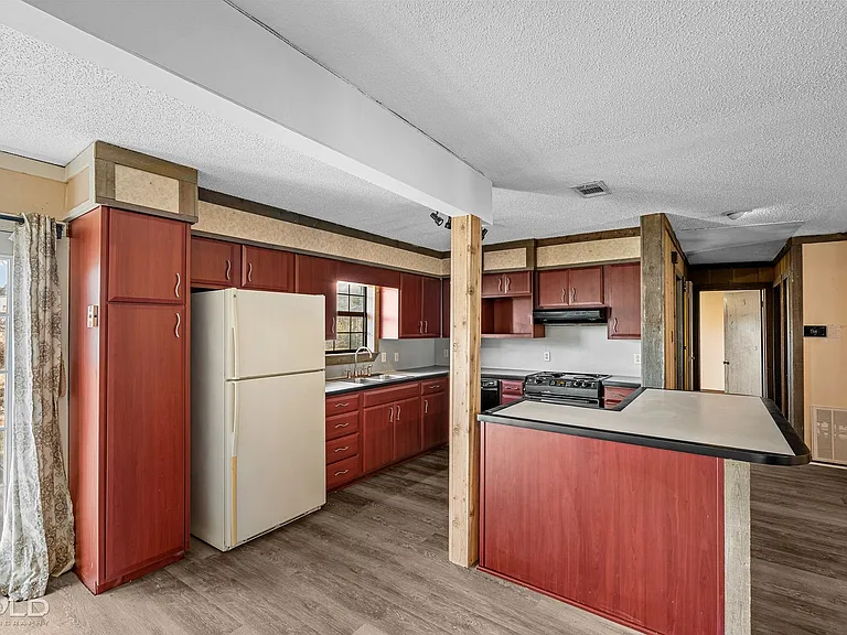 1013 Peyton Ave — Photo 3
