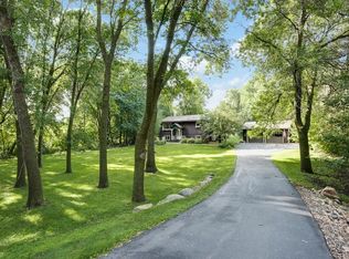 8541 Wildwood Ave, Saint Bonifacius, MN 55375