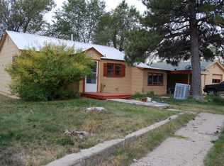 1406 Sunset St, Newcastle, WY 82701