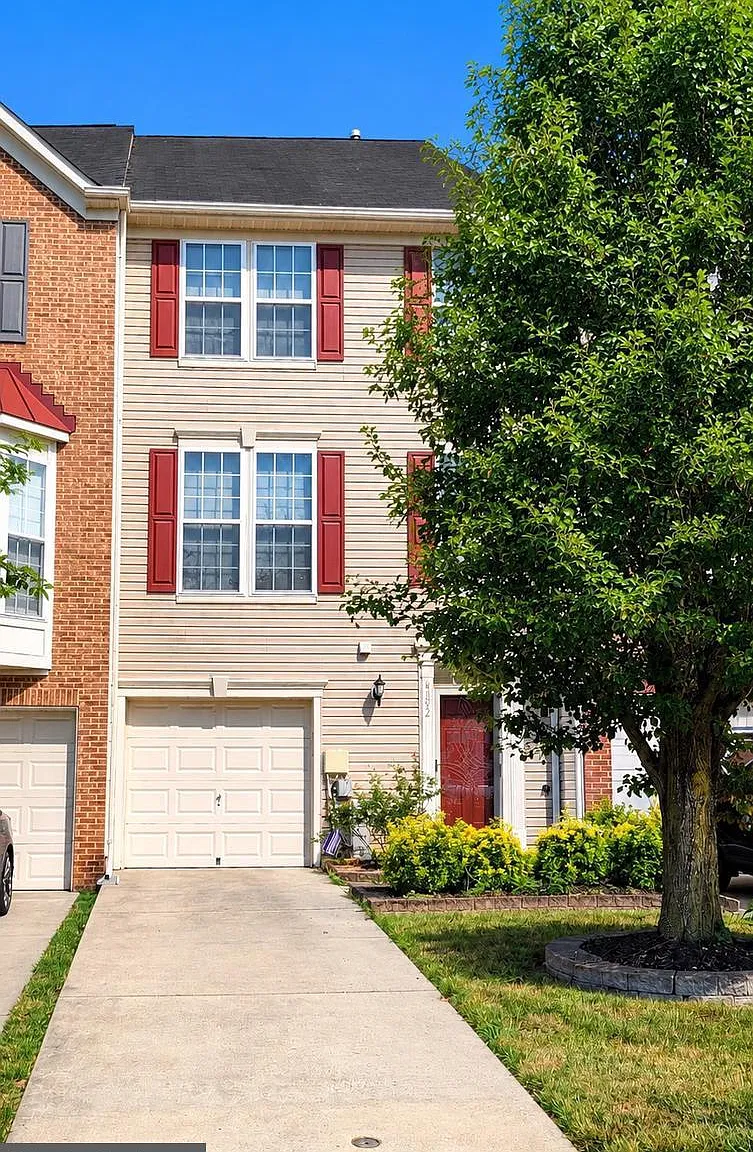 3 bed, 4.0 bath, 1584 sqft, $2,900 — Photo 1