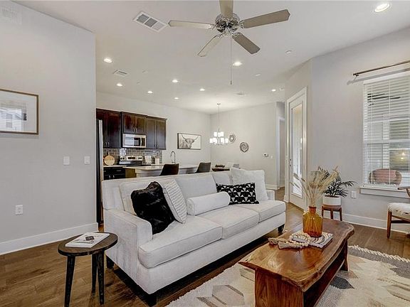 3rd image of 3108 E 51st St #1001