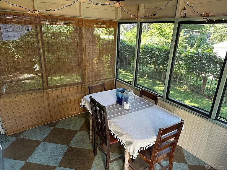 2319 S Dixie Dr — Photo 29