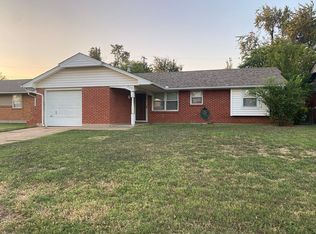 737 SW 2nd St, Moore, OK 73160
