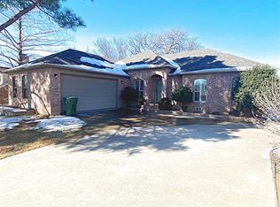 4919 Saddleback Rd, Arlington, TX 76017